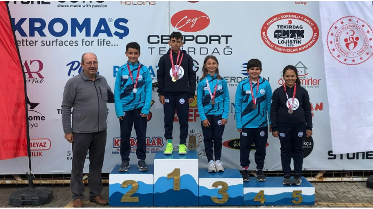 Tekirdağ'da Ulusal Egemenlik ve Çocuk Bayramı Kupası Yelken Yarışları yapıldı