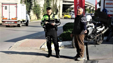 Yardım için çağırdığı arkadaşı da ehliyetsiz çıktı