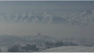 Yüksekova sis altında kaldı