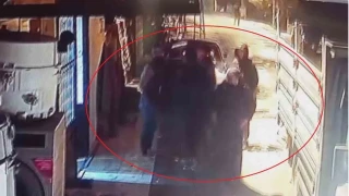 Alacak verecek tartışması, taşlı bıçaklı kavgaya dönüştü