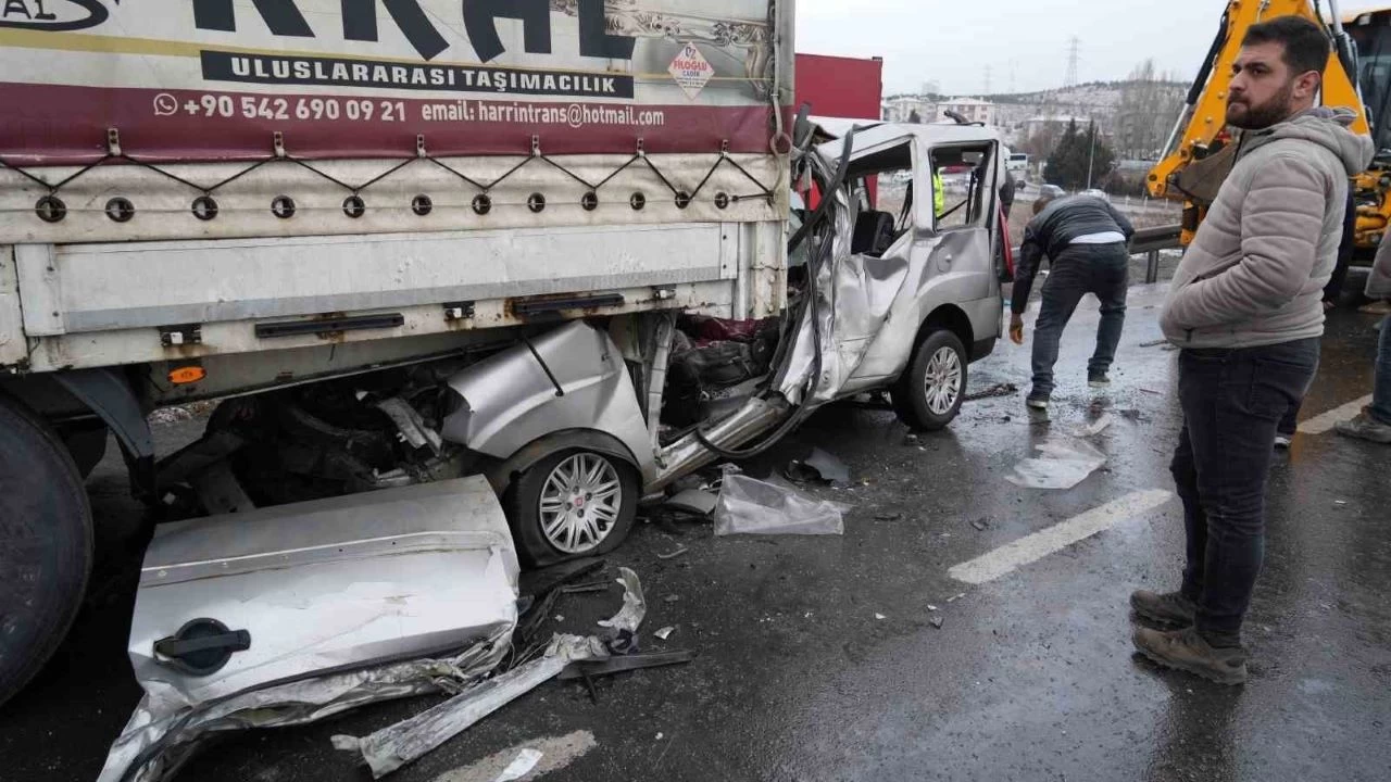 Ankara'da feci kaza: 1 l