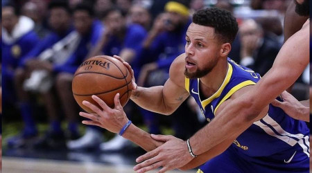 Curry'nin 46 says galibiyeti getirdi