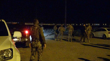 Diyarbakr'da polis aracna silahl saldr: 2 gzalt