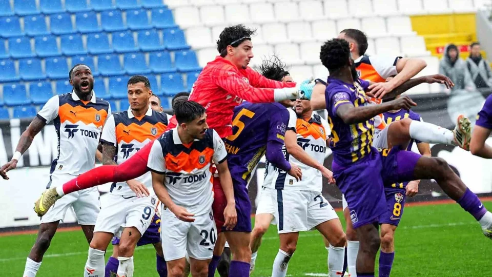 Eyüpspor evinde Başakşehir'e yenildi