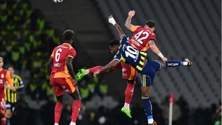 Galatasaray, Fenerbahçe'ye 4 maç sonra yenildi