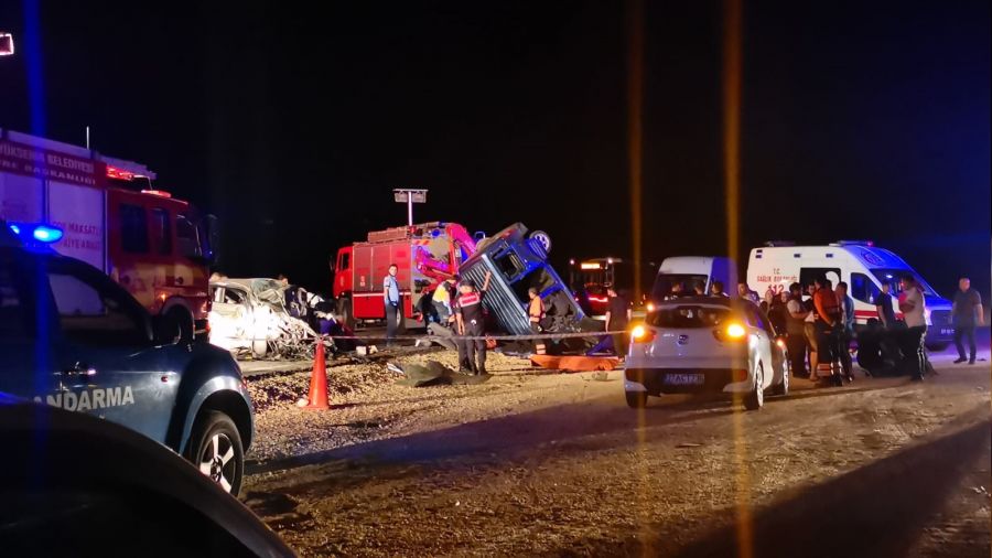 Gaziantep'te iki aracn arpmas sonucu 6 kii ld