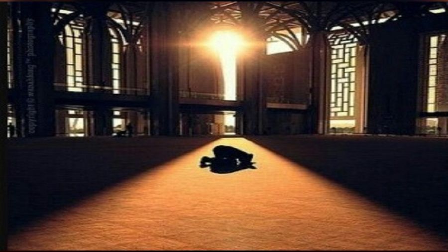 İmam Seccad’ın namaza hazırlanışı ve namaz kılışı