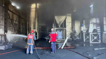 Kömür tozu üretimi yapan tesiste korkutan yangın
