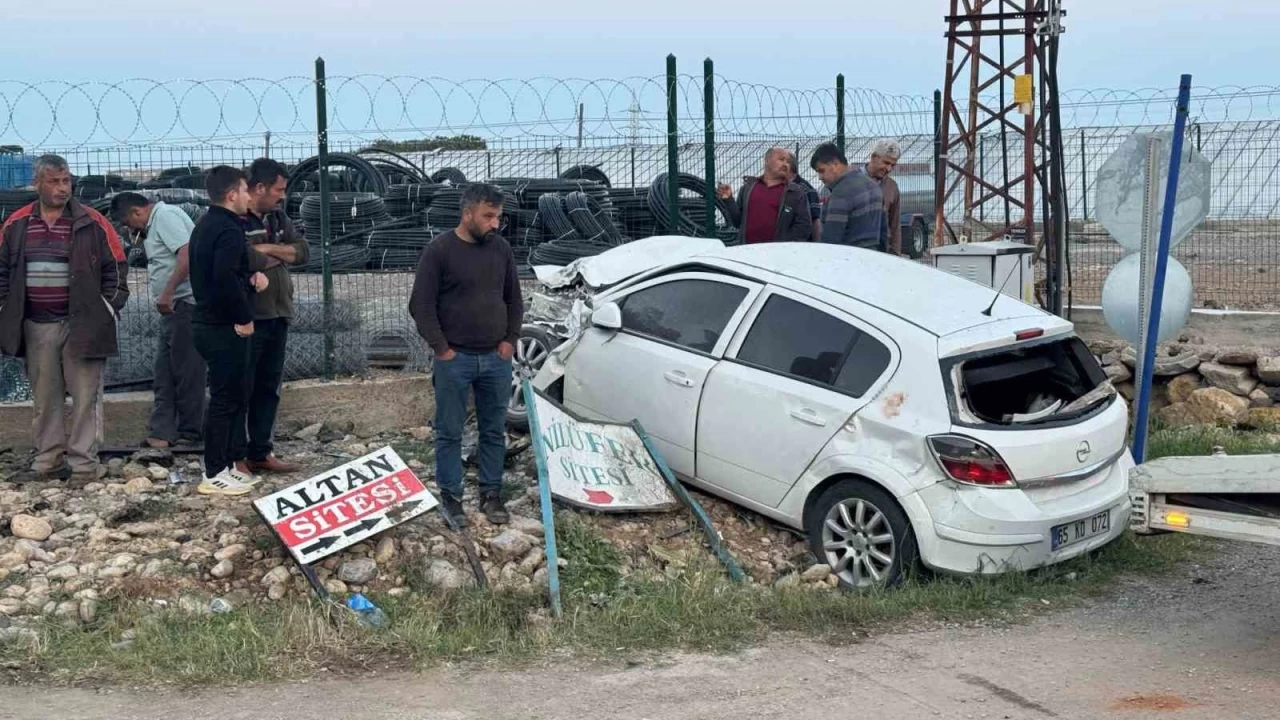Mersin'de kamyonet ile otomobil çarpıştı: 1 ölü, 5 yaralı