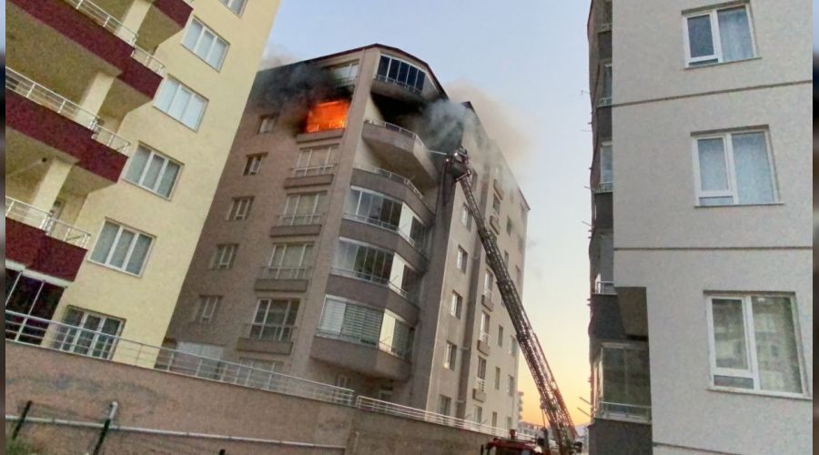 Niğde'deki ev yangınında faciadan dönüldü