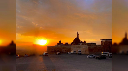 Tarihi sarayda eşsiz günbatımı