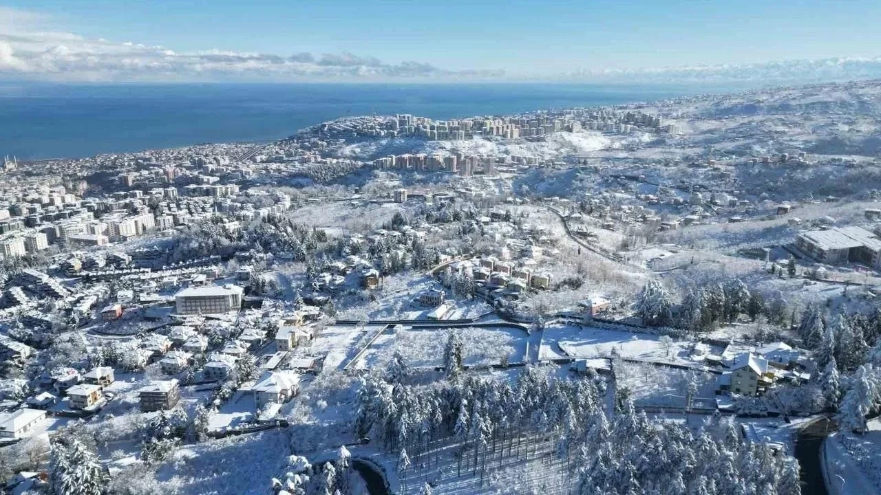 Trabzon'da okullarda kar tatili