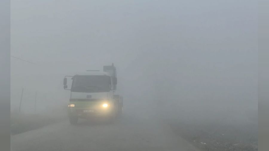 Yoğun sis hayatı olumsuz etkiledi