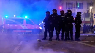 Berlin'de bir daireye silahlı saldırı: 2'si ağır 5 yaralı