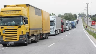  Bir taraftan kuyruklar, te yandan maliyetler vuruyor