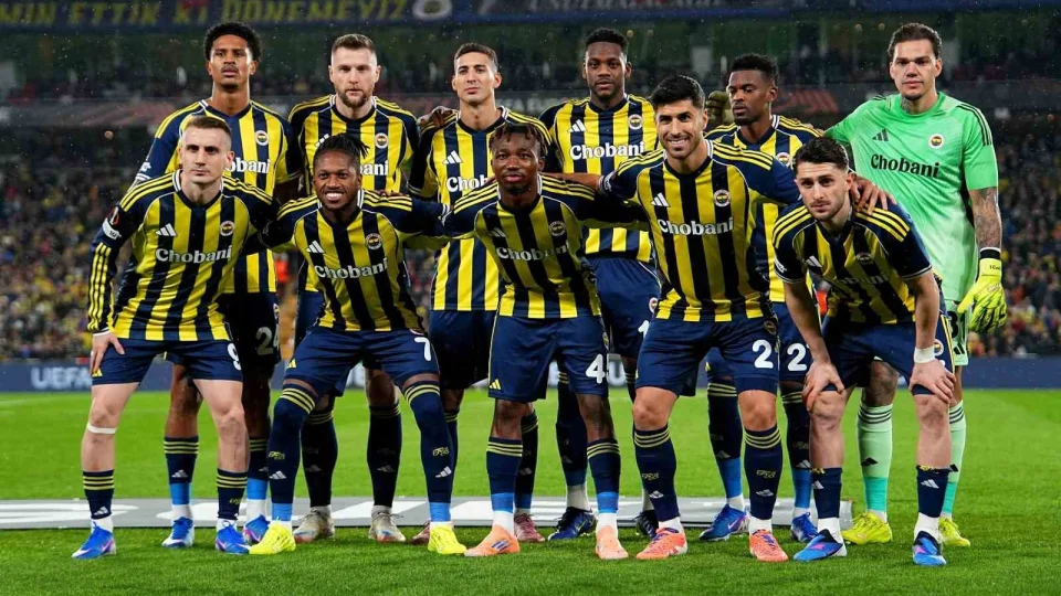 Fenerbahçe, kadrosunu UEFA verdi