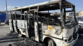 İzmir'de yanan midibüsteki 16 yaşındaki çocuk öldü