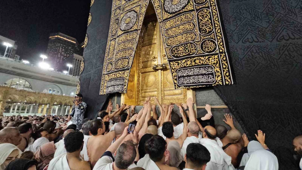 Kabe'de 'Mira' gecesi