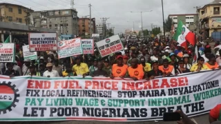 O ülkede hayat pahalılığı protesto edildi