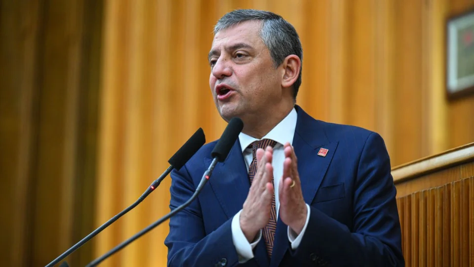 Özgür Özel: 'Emekliyi de Meclis'in itibarını da kurtaralım'