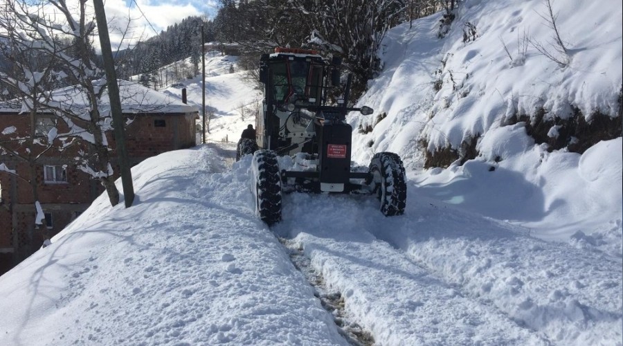 Trabzon'da 102 mahalle yolu ulaşıma kapandı