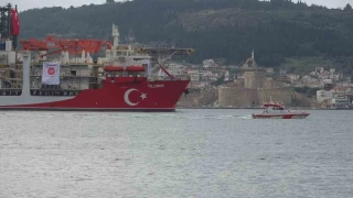 Türk sondaj gemisi Yıldırım Çanakkale Boğazı'ndan geçti