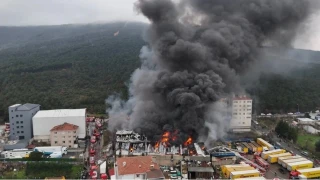 Ataşehir'deki fabrika yangını kontrol altına alındı
