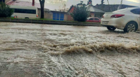 Kahramanmaraş'ta sağanak yağış etkili oldu