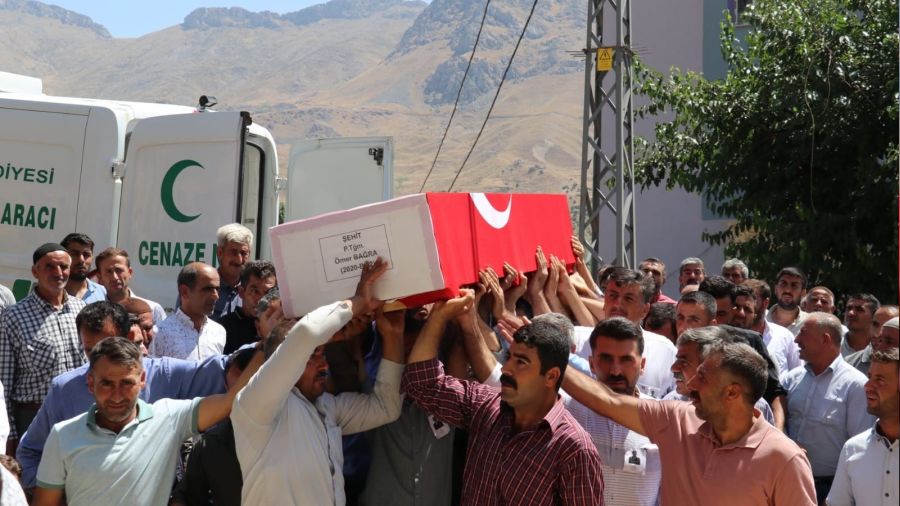 Şehit Piyade Teğmen Şirvan'da dualarla defnedildi