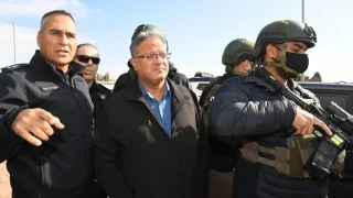 Ben Gvir, bedeviler tarafından taşlandı