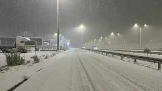 İstanbul'da kar yağışı hayatı olumsuz etkiliyor