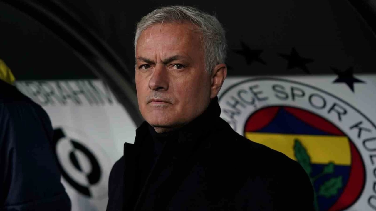 Jose Mourinho, 3. derbisinde ilk peinde