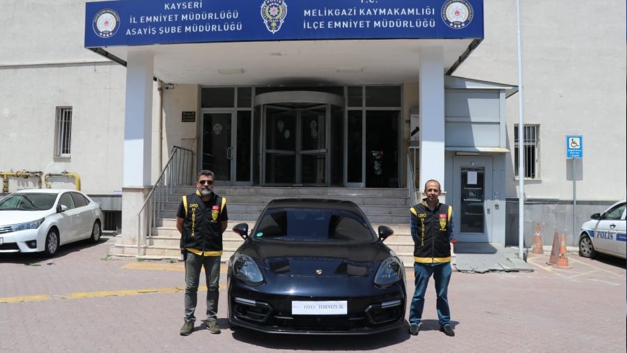 Polis çalıntı Porsche yakaladı