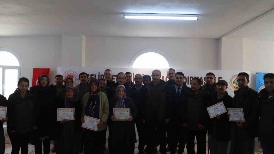 Tarsus'ta gelir getirici tür ağaçlandırmalar sürüyor