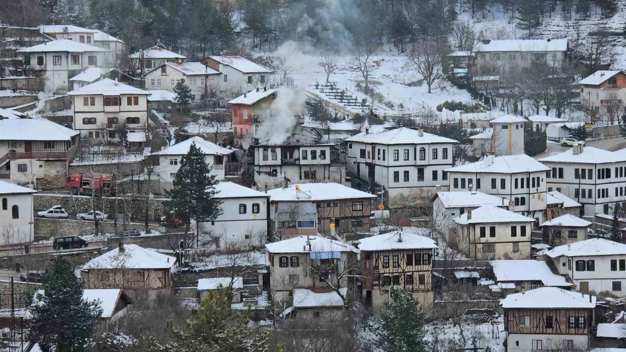 150 yllk tarihi konak alevlere teslim oldu