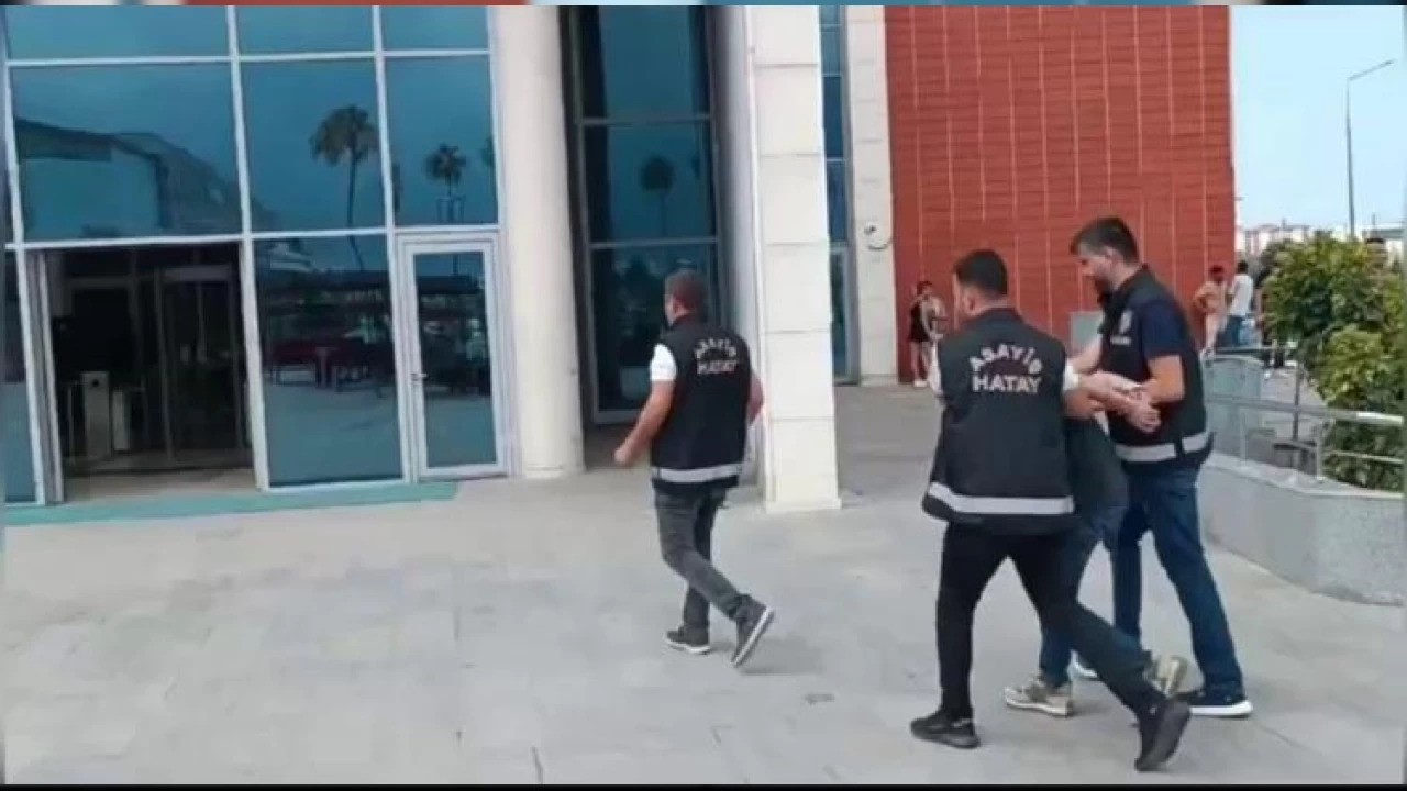 Kadını sopayla döverek öldüren şahıs, çaldığı ziynet eşyalarıyla birlikte yakalandı