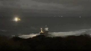 Kargo gemisi Sarıyer'de karaya oturdu