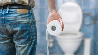 Tuvalette Telefon Kullanımı Sağlığınızı Tehdit Ediyor