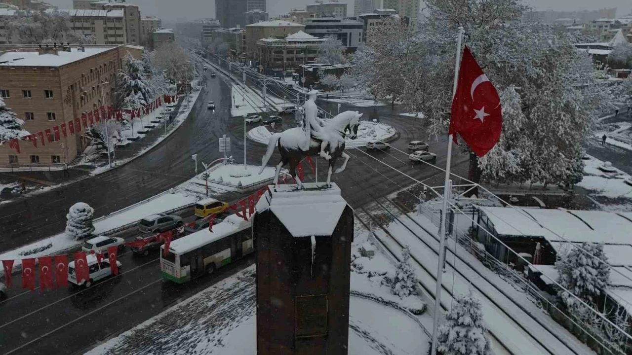 Kayseri beyazla kapland