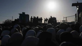 Mescid-i Aksa'da 80 bin kişi Ramazan'ın ilk cuma namazını kıldı